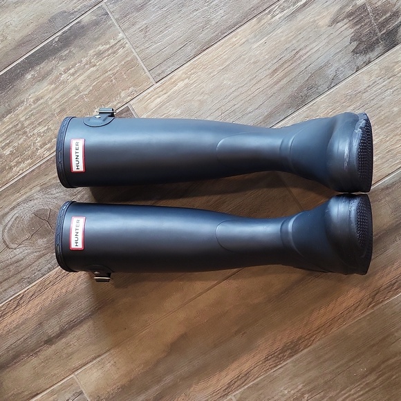 Hunter Shoes - Hunter Original Tall Waterproof Matte Navy Blue Rain Boots, W 7/7.5, M 6